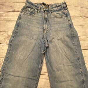 Hollister Size 24 Ultra High Waisted Baggy Wide Leg Jeans Regular